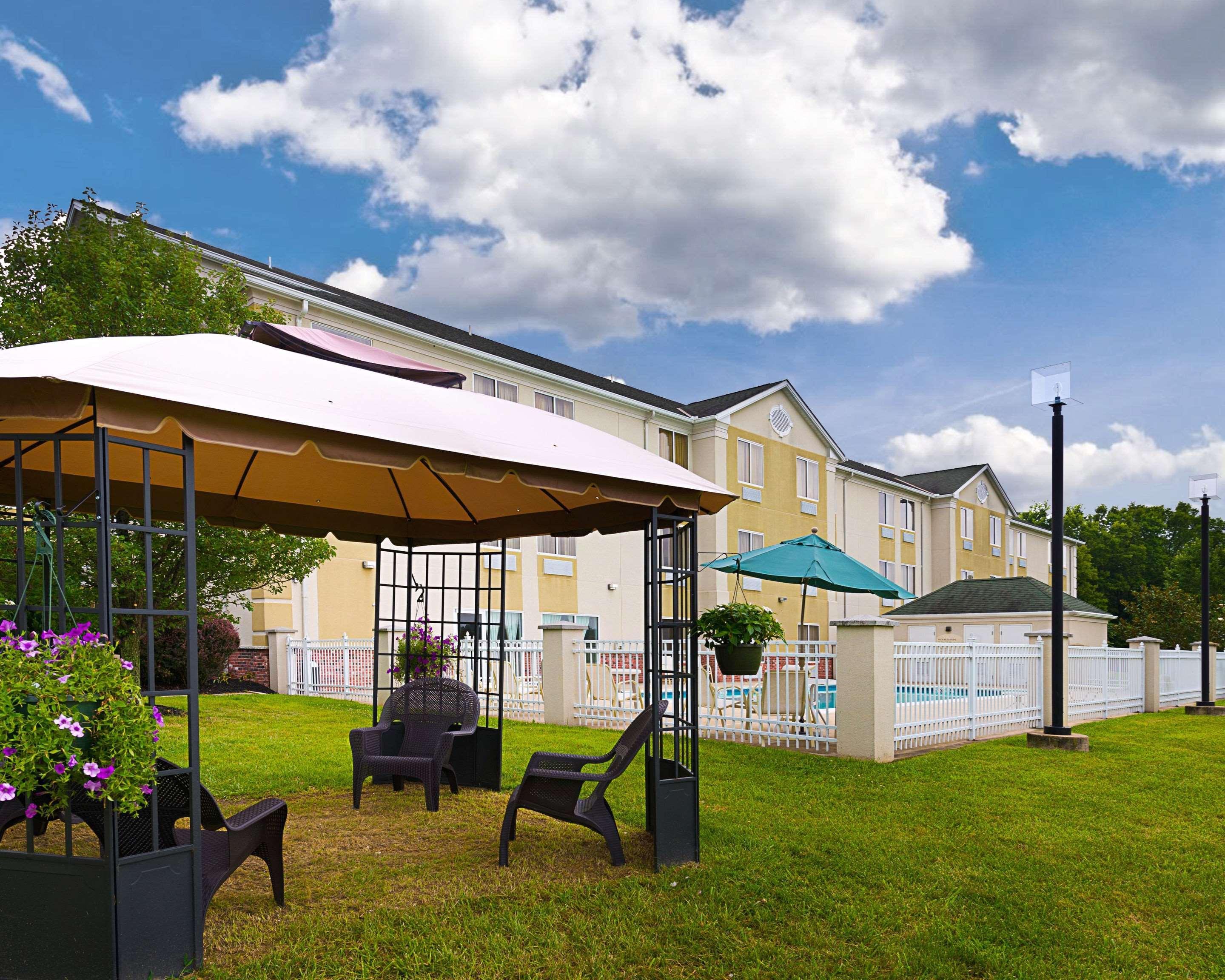 Quality Inn Spring Mills - Martinsburg North Kültér fotó