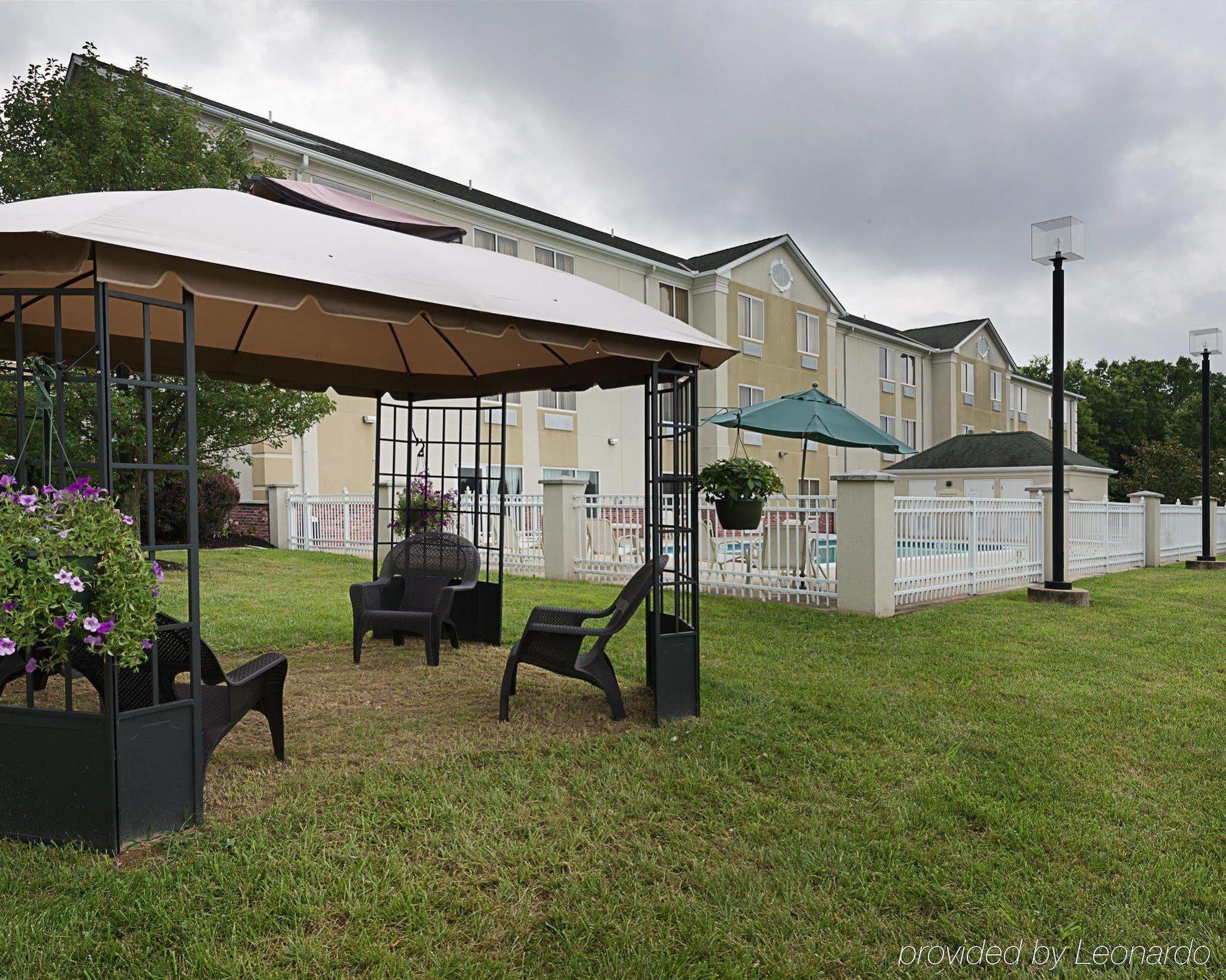 Quality Inn Spring Mills - Martinsburg North Kültér fotó