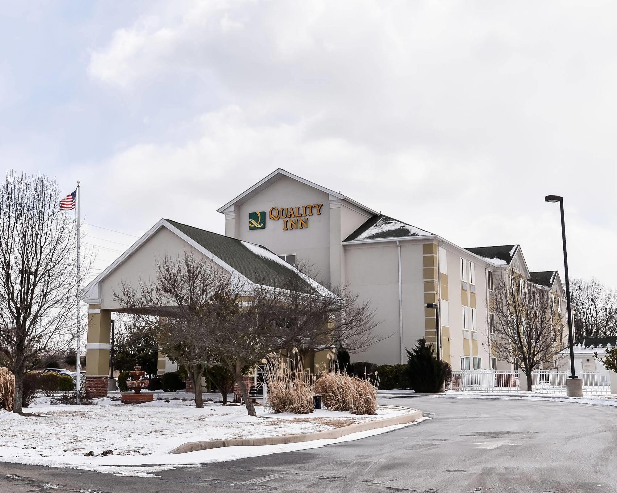 Quality Inn Spring Mills - Martinsburg North Kültér fotó